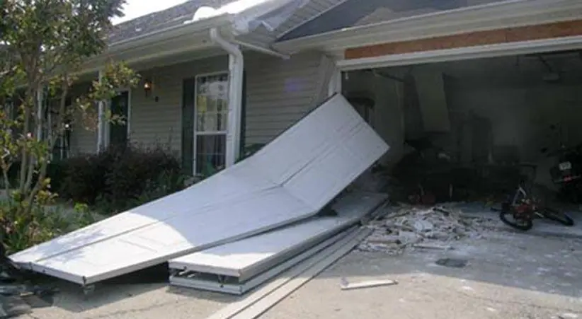 Garage door not reinforced