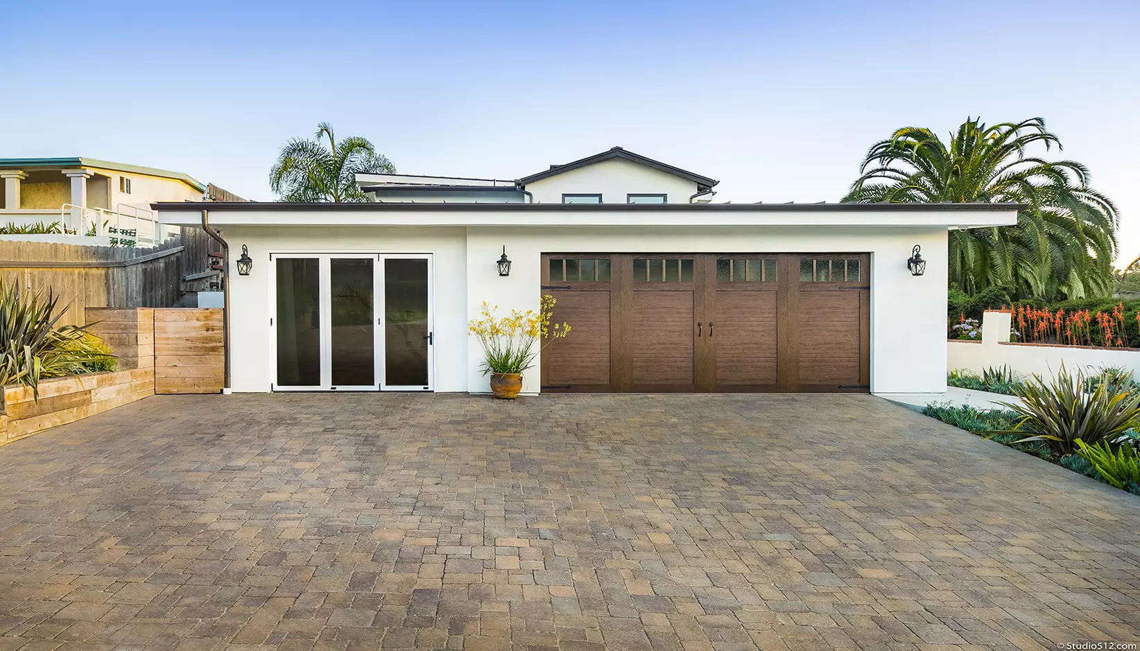 CR-4L-D11-REC14-821-Juanita-822 Canyon Ridge 4-Layer Garage Door